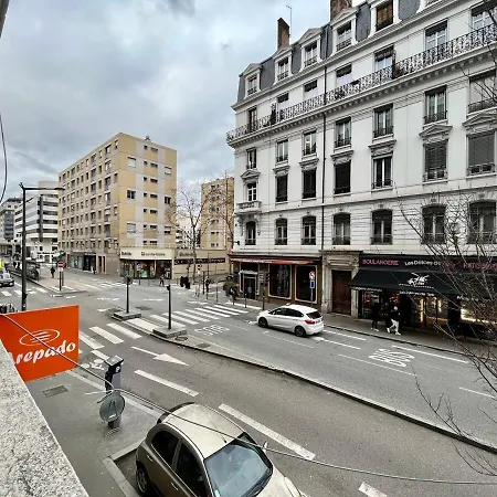 Korneille - Check In H24 - Wifi Lyon