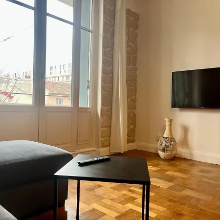 Korneille - Check In H24 - Wifi アパート