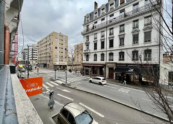 Korneille - Check In H24 - Wifi Lyon